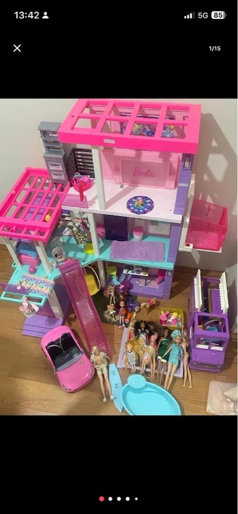Barbie Rüya Evi ve restaurant karavanı ve Barbieler