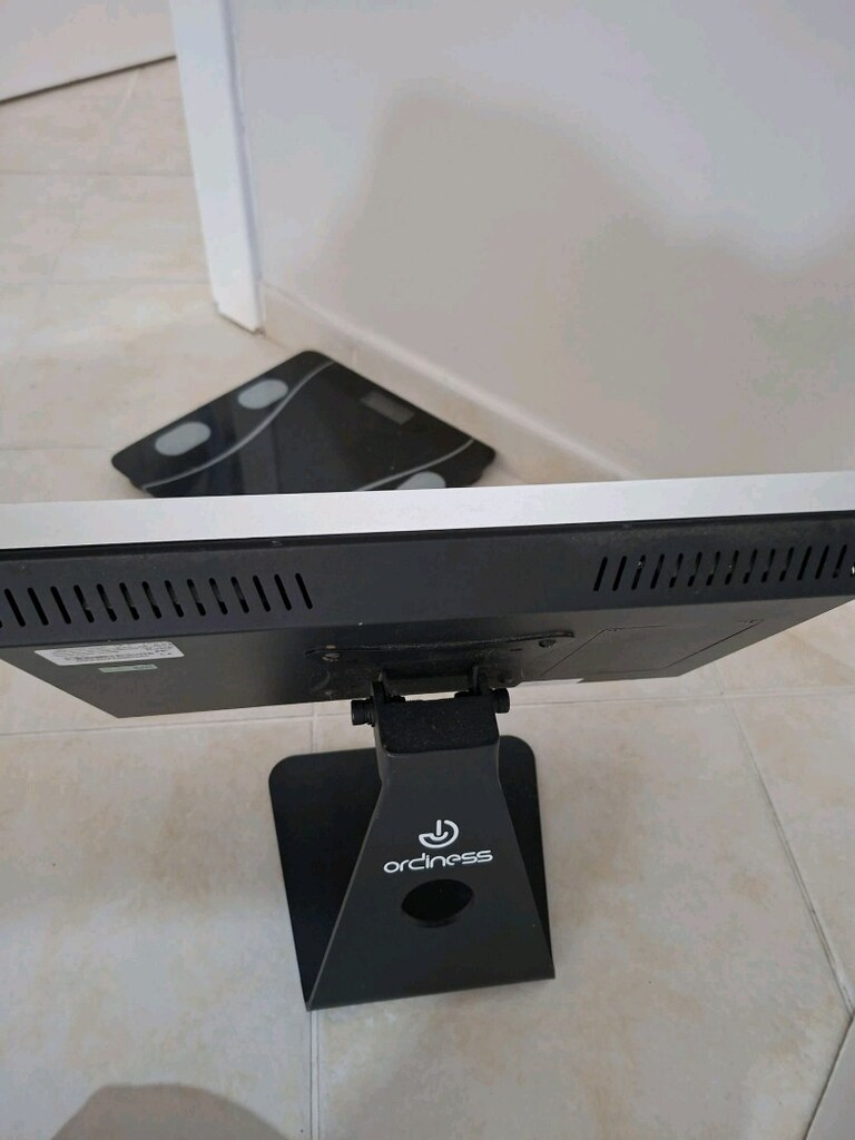 NEW OEDIENE 18.5 i5 All in one pc - 4