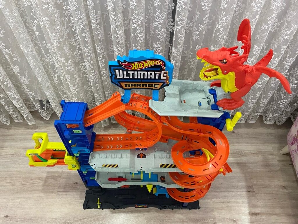 Hotwheels Ultimate Garage - 4