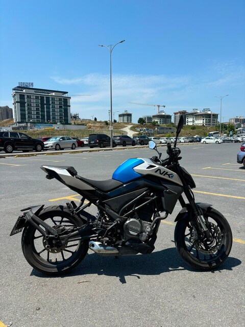 İLK SAHİBİNDEN SIFIR AYARINDA DÜŞÜK KM 2025 250NK