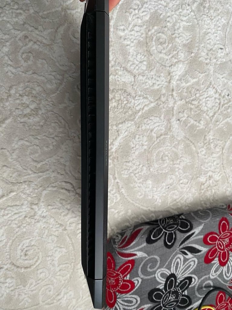 HP PAVILION - 6