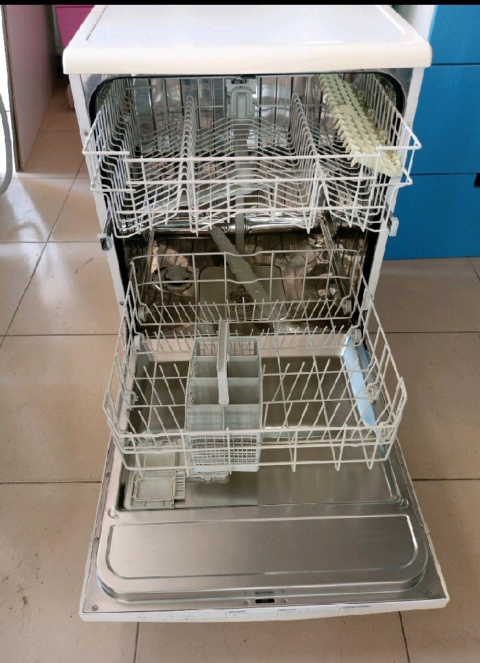 Arçelik 3 Programlı Bulaşık Makinesi temiz sağlam - 5