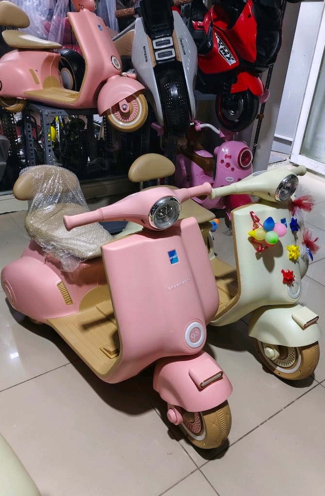 (KAMPANYA) BÜYÜK BOY VESPA KUMANDALI&MANUEL AKÜLÜ ARABA SCOOTER MOTOR - 8
