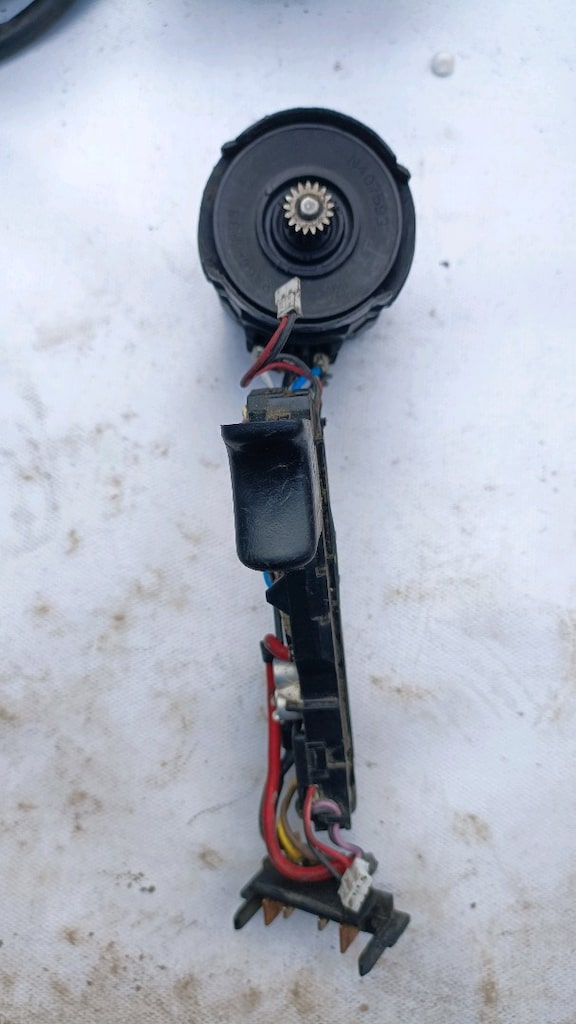 DEWALT DCD996 ŞALTER FIRÇASIZ MOTOR - 3