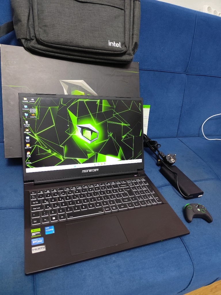 İ5 12450H + 6 GB RTX 3050 + 16 GB RAM + 512 SSD + Monster Oyun Laptop - 3