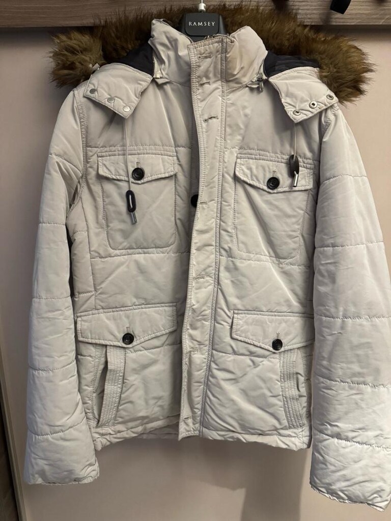 ZARA MONT-KABAN