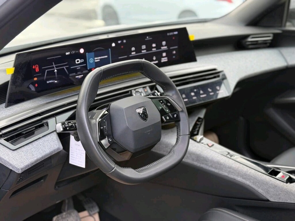 PEUGEOT 5008 1.2 HYBRID - 6