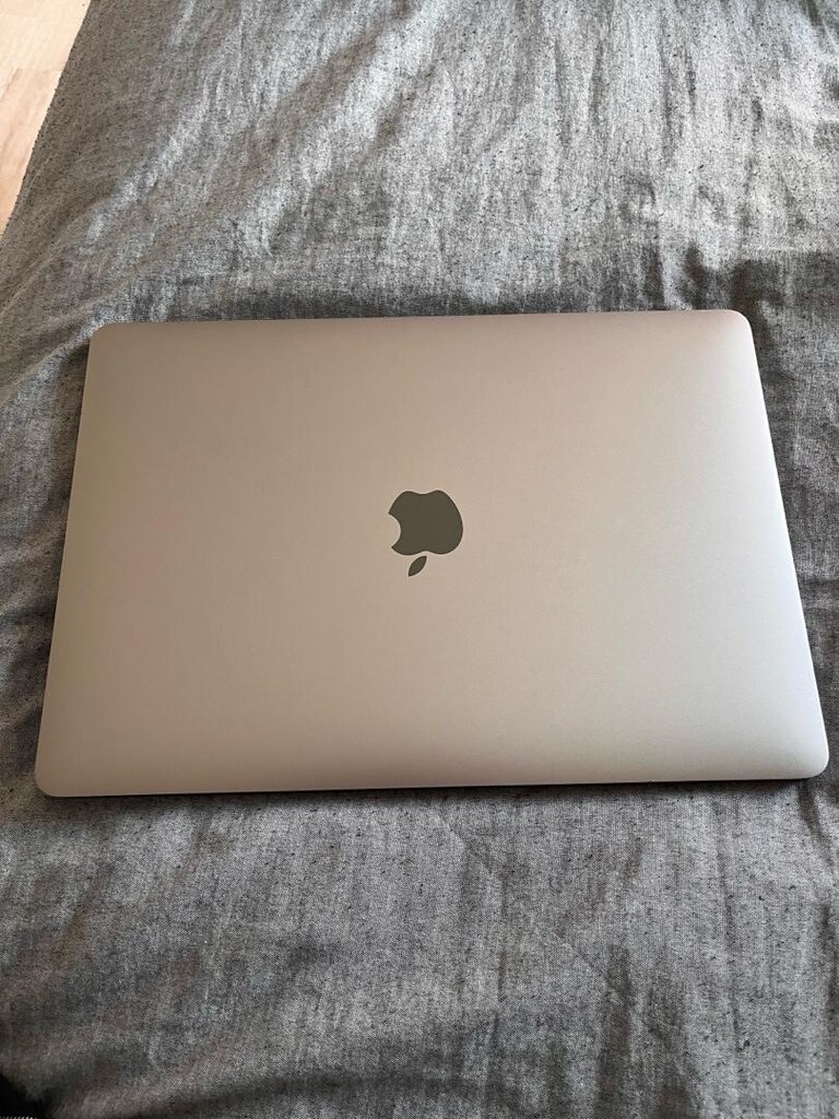 ÇOK TEMİZ MACBOOK PRO 13 INÇ M2 - 2022 - 2
