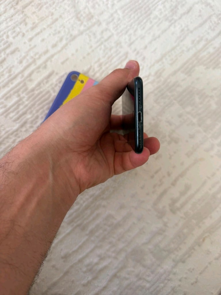 iPhone SE 2020 - 2
