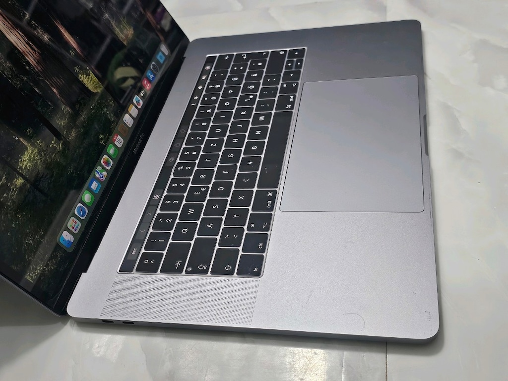 Macbook Pro i9 32GB Ram 2TB SSD 15 inç YD Klavye - 3