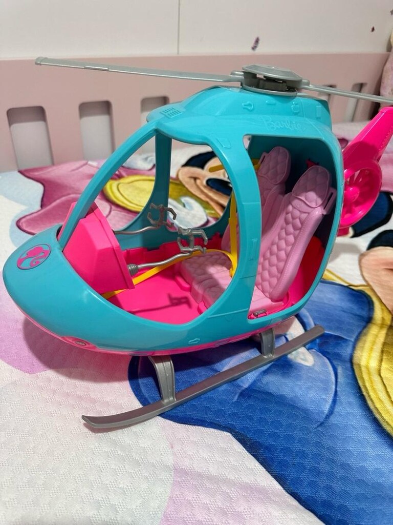 Barbie nin pembe helikopteri - 3