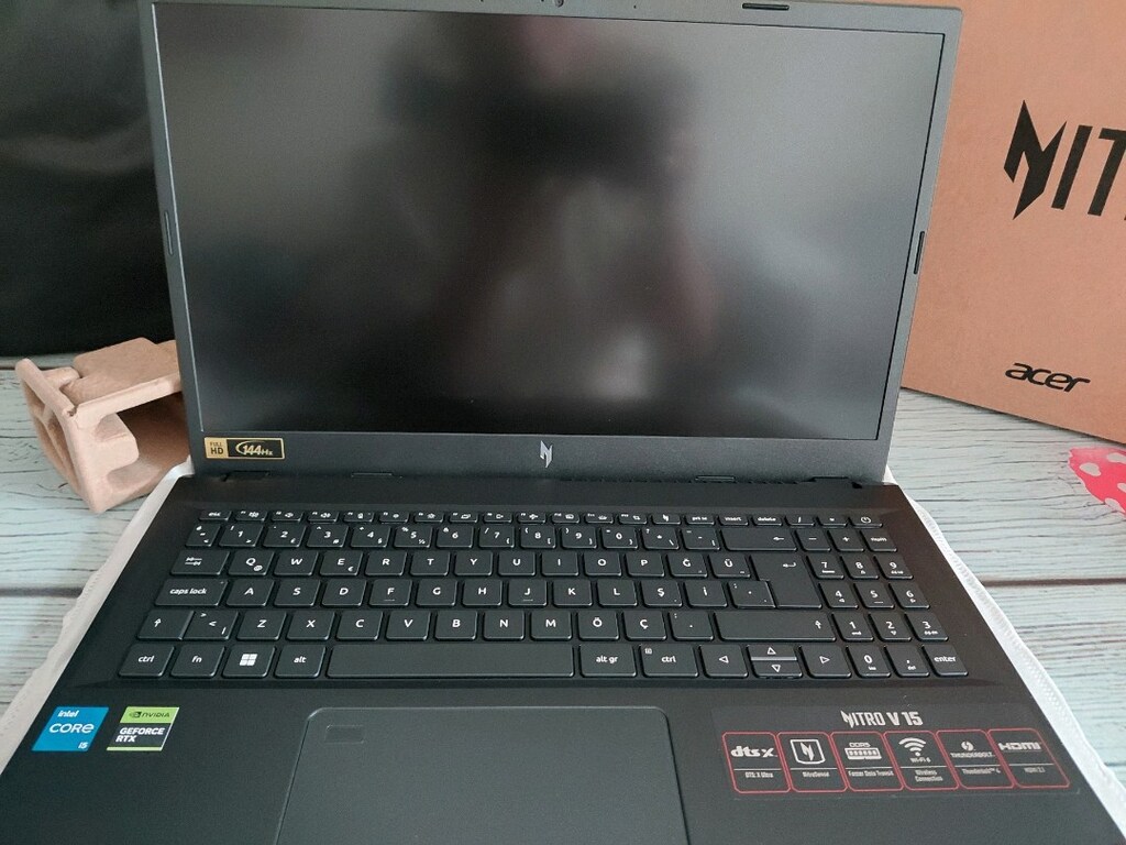 Acer nitro v15 gaming laptop - 3