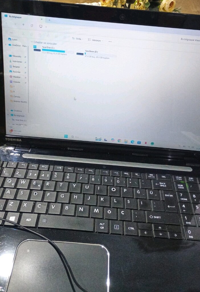 Toshiba laptop - 7