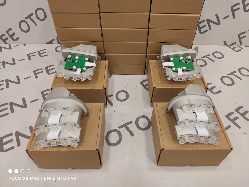 BMW E90 LCI 3 SERİSİ SAĞ FAR SİNYAL LED MODÜLÜ BEYNİ 63127245814 - 2