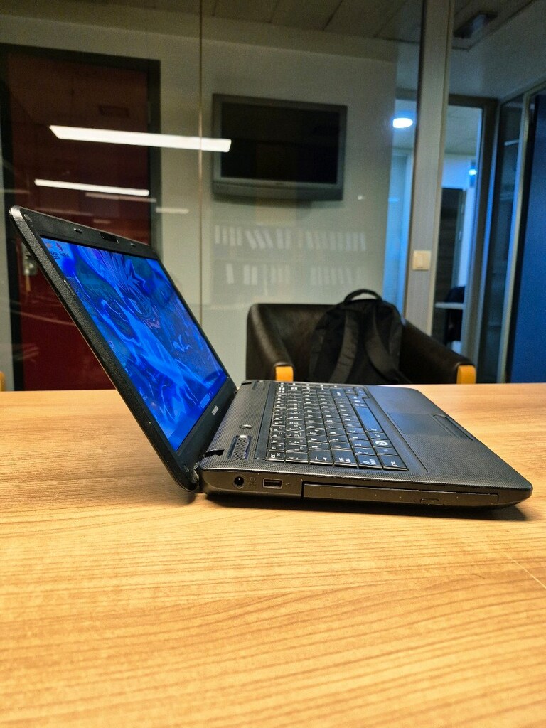 Laptop TOSHIBA i3 İşlemci Ekran Kartlı SSD Windows 11 - 3