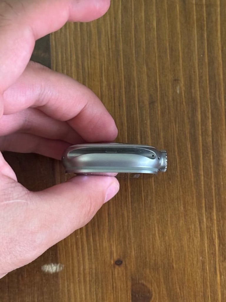 Apple Watch Ultra 3 49mm natürel titanyum Milano loop - orta boy - 9