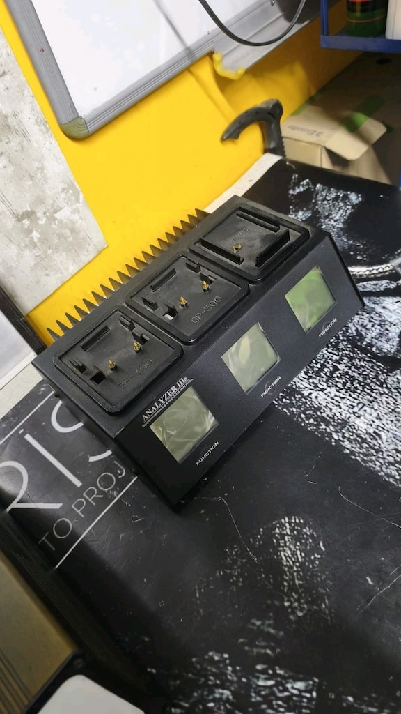 W&W Associates Analyzer III 3'lü Telsiz Batarya Test Cihazı - 6