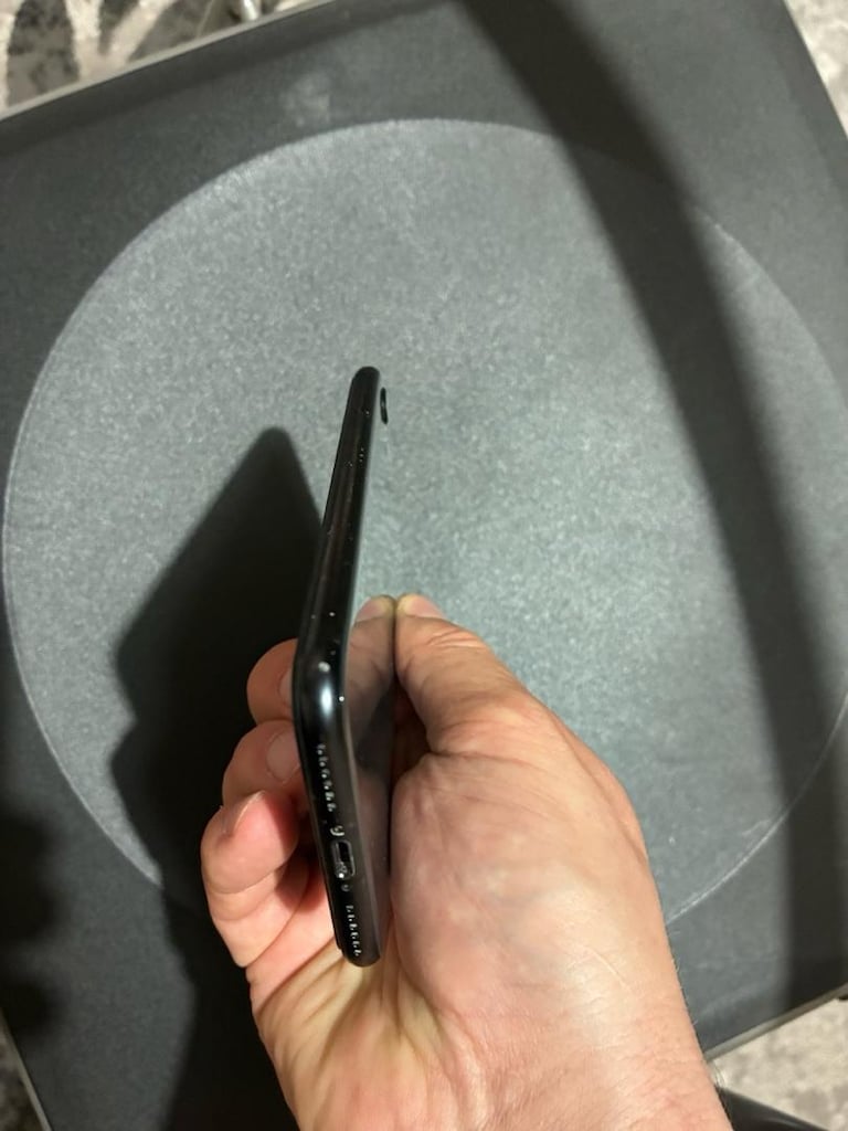 Tek sahibinden temiz iphone SE-2 - 4
