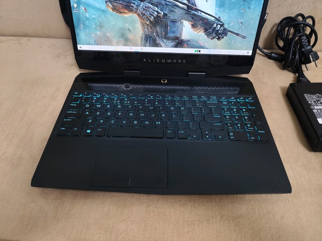 Alienware Gaming - 6 GB RTX 2060 + 16 GB + 512 SSD - İ7 8750H - 10