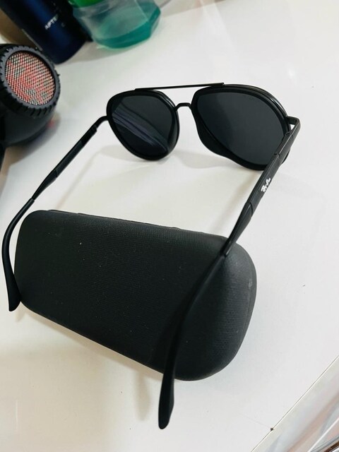 Temiz Rayban az kullanılmış görünümü güzel sıfır ayarında
