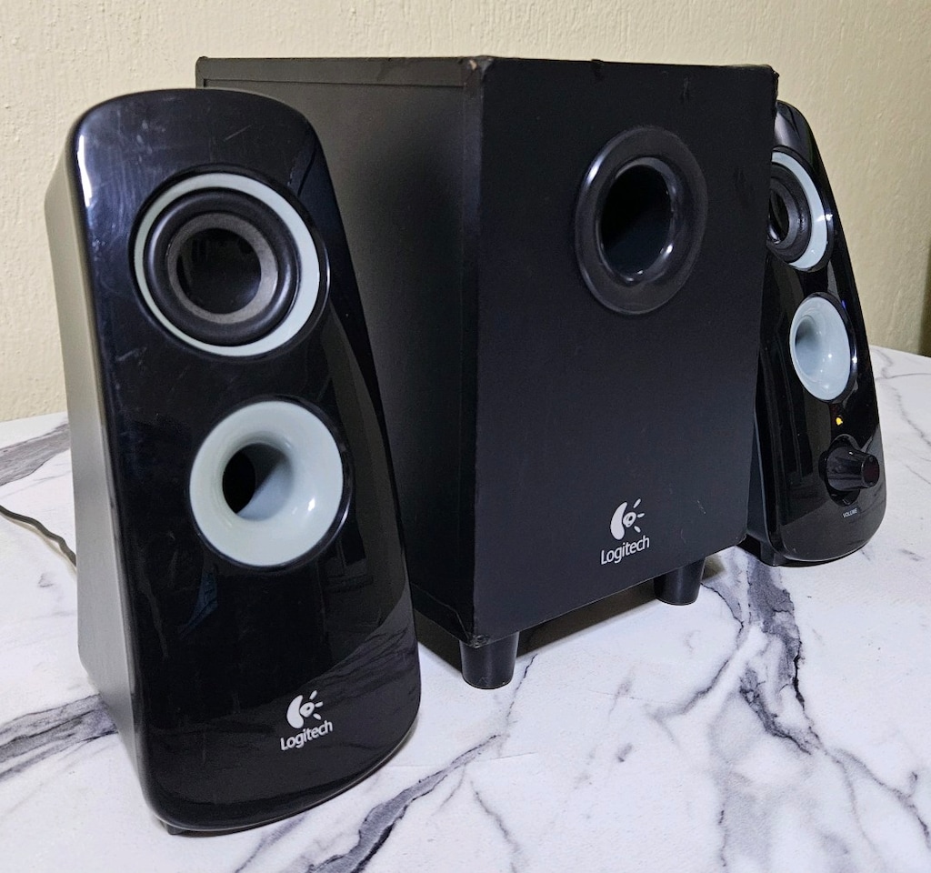Logitech Z323 2+1 Ses Sistemi Temiz 30Watt RMS - 2