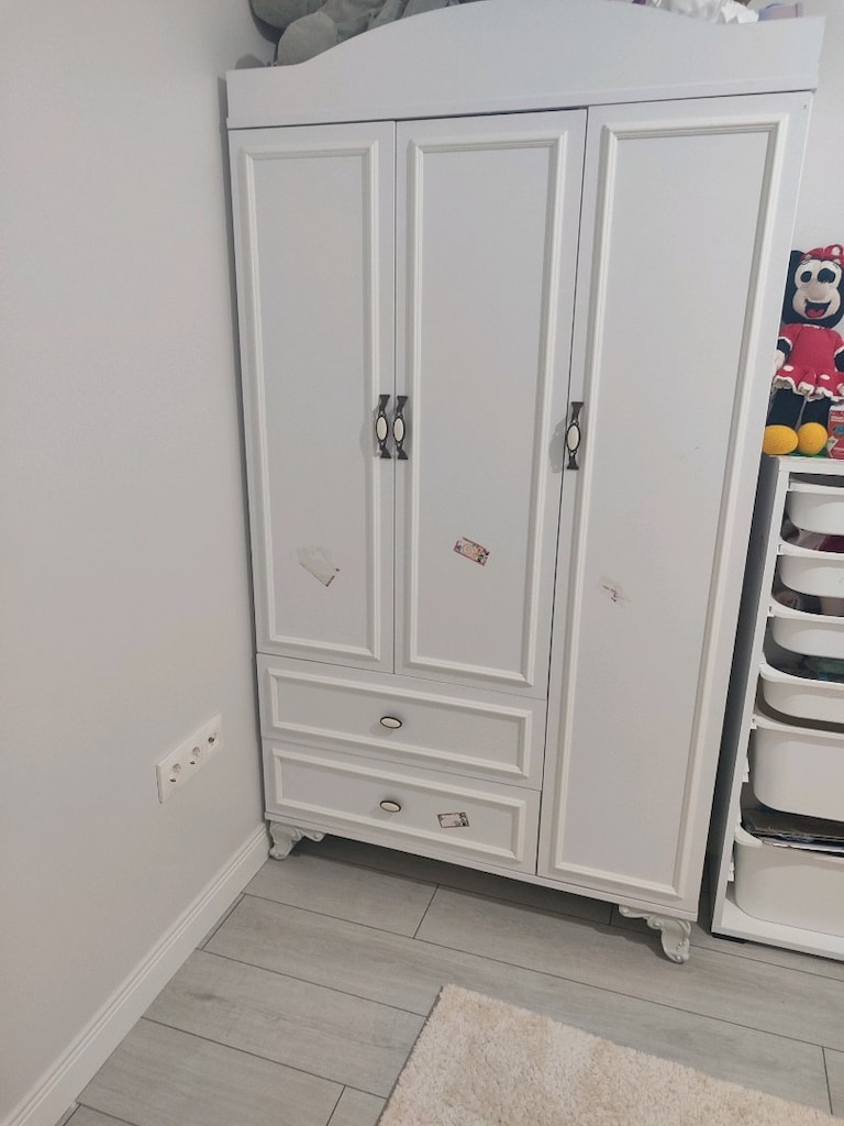 3 kapaklı dolap