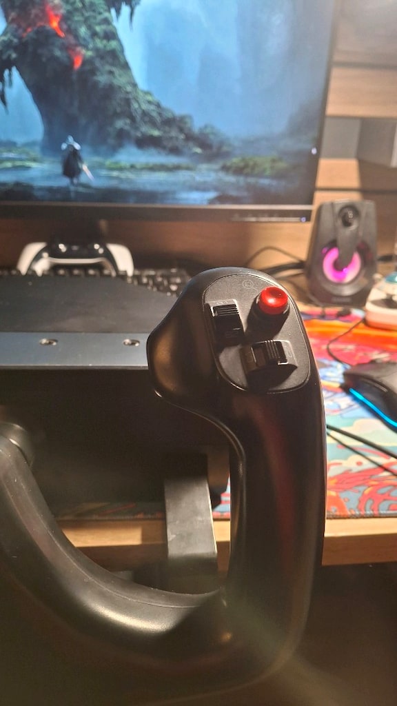 Logitech G Flight Yoke System + Thrustmaster TFRP Rudder Pedal - 6