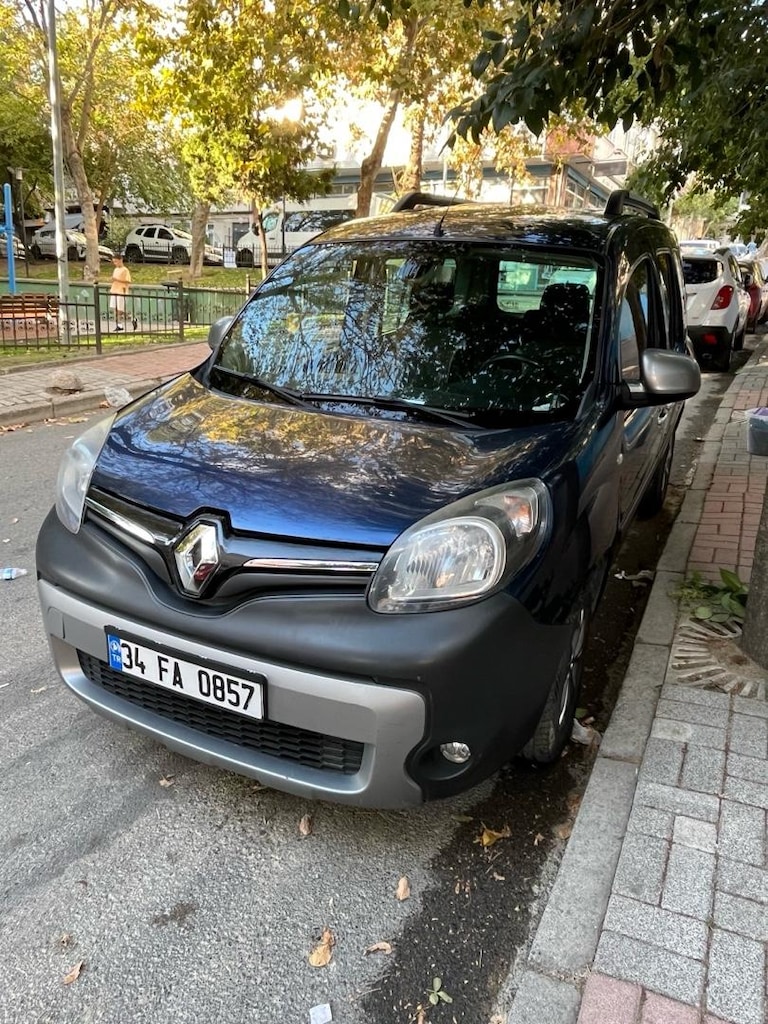 Sahibinden Renault Kangoo Multix 1.5 dCi Extreme 2016 Model Lacivert - 2