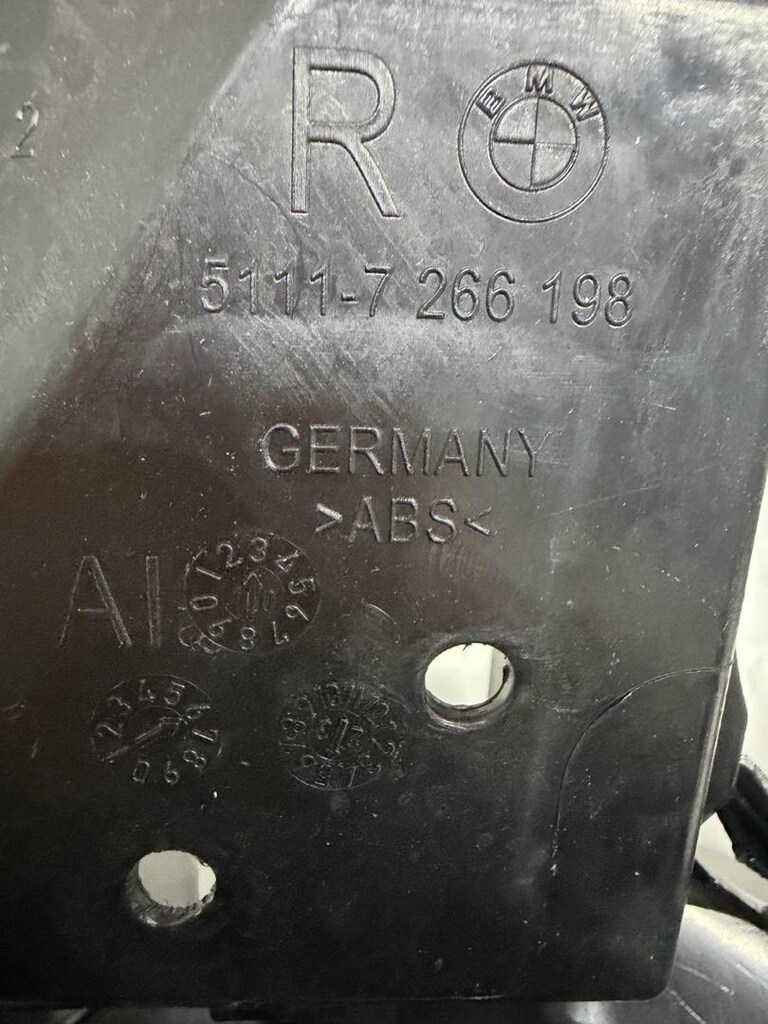 BMW F30 sağ sis far yuvası sıfır orjinal 51117266198 - 3