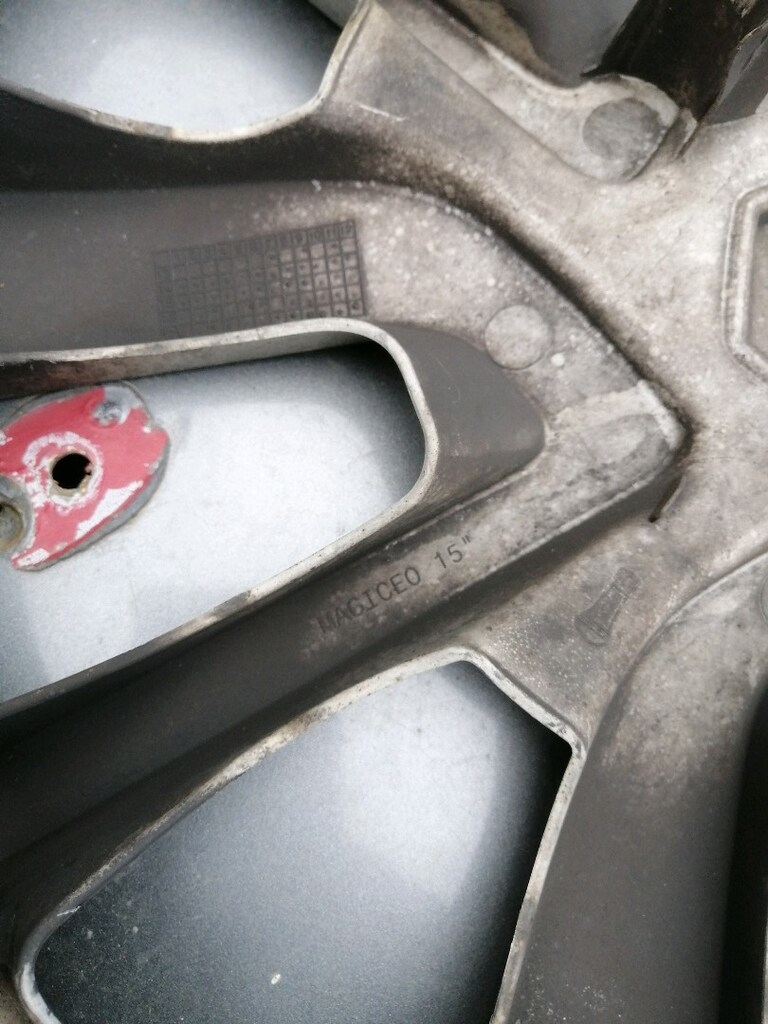 Renault 15 jant kapağı 2ci el tek adet farklı kapaklar var ilanıma bak - 6