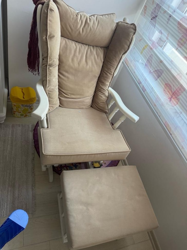 Bebek Emzirme Koltuğu
