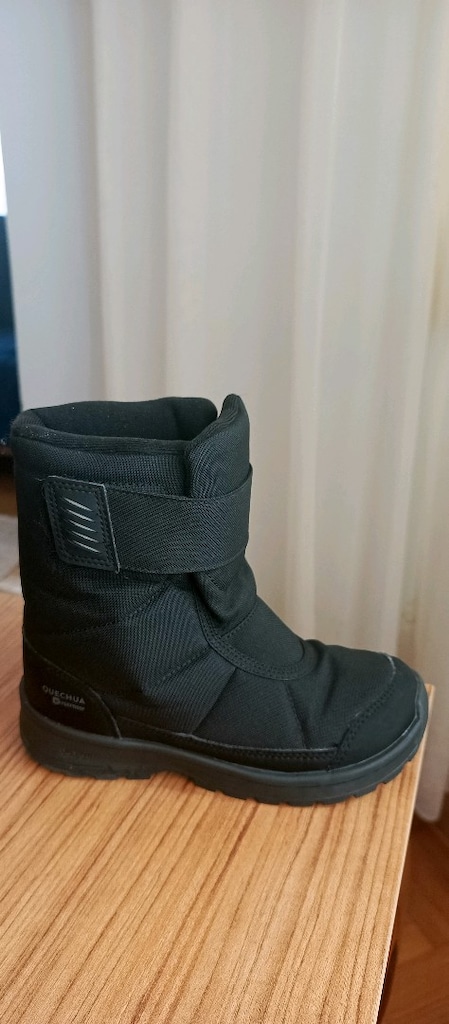 çocuk kar botu 31 numara çok az kullanıldı. decathlon marka