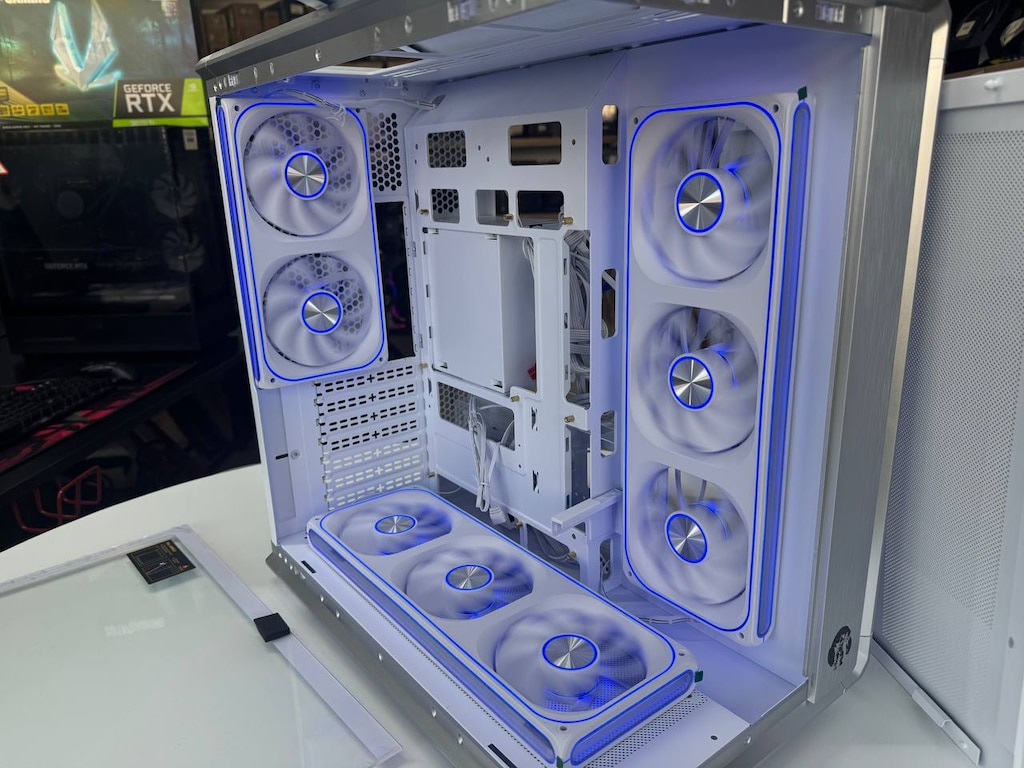 STRONG BEYAZ DIŞ KASA *ANAKART DESTEĞİ ATX MİCRO ATX MİNİ ITX - 8