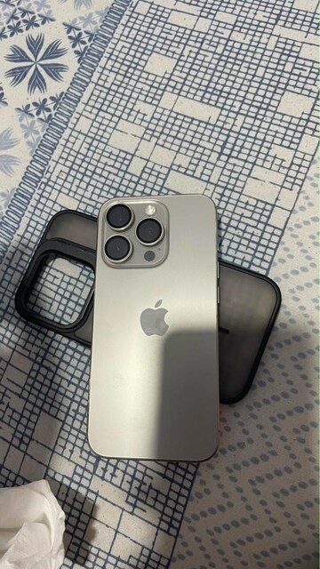 iPhone 15 pro 128