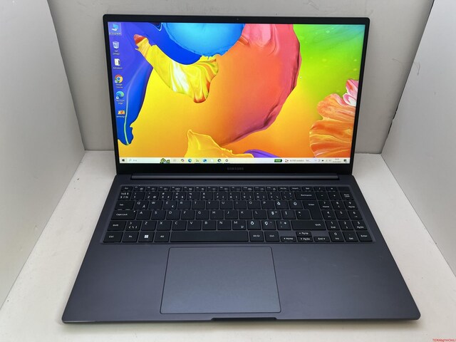 SAMSUNG GALAXY BOOK İ7 13. NESİL 16 GB RAM 512 M2SSD