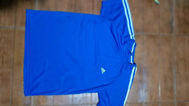Adidas likralı tshirt..L yazar lakin M gibi..