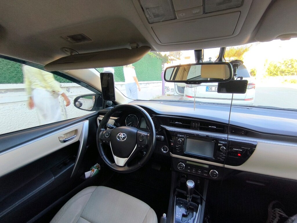 acil satılık Toyota Corolla 1.6 premium otomatik değişensiz tramersiz - 9