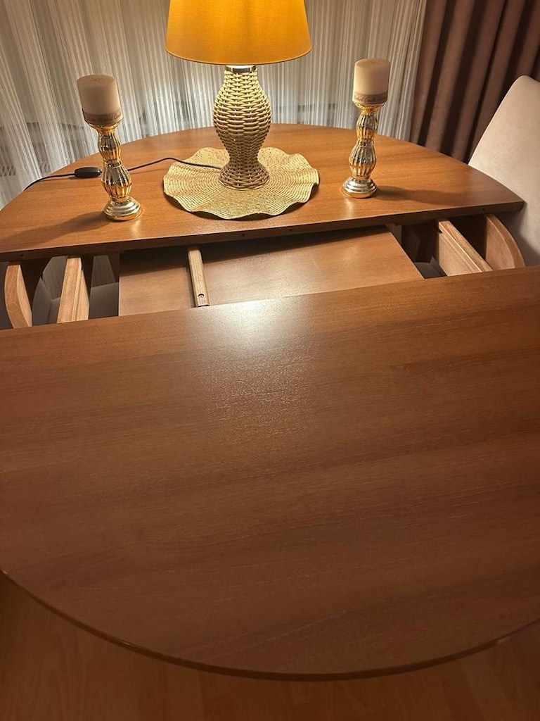 yemek masası 10.000₺ - 2