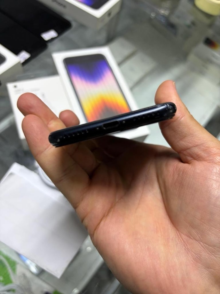 MÜHENDİSCELL’DEN İPHONE SE 3.NESİL İOS 18 PİL%98 KUTU FATURALI - 5