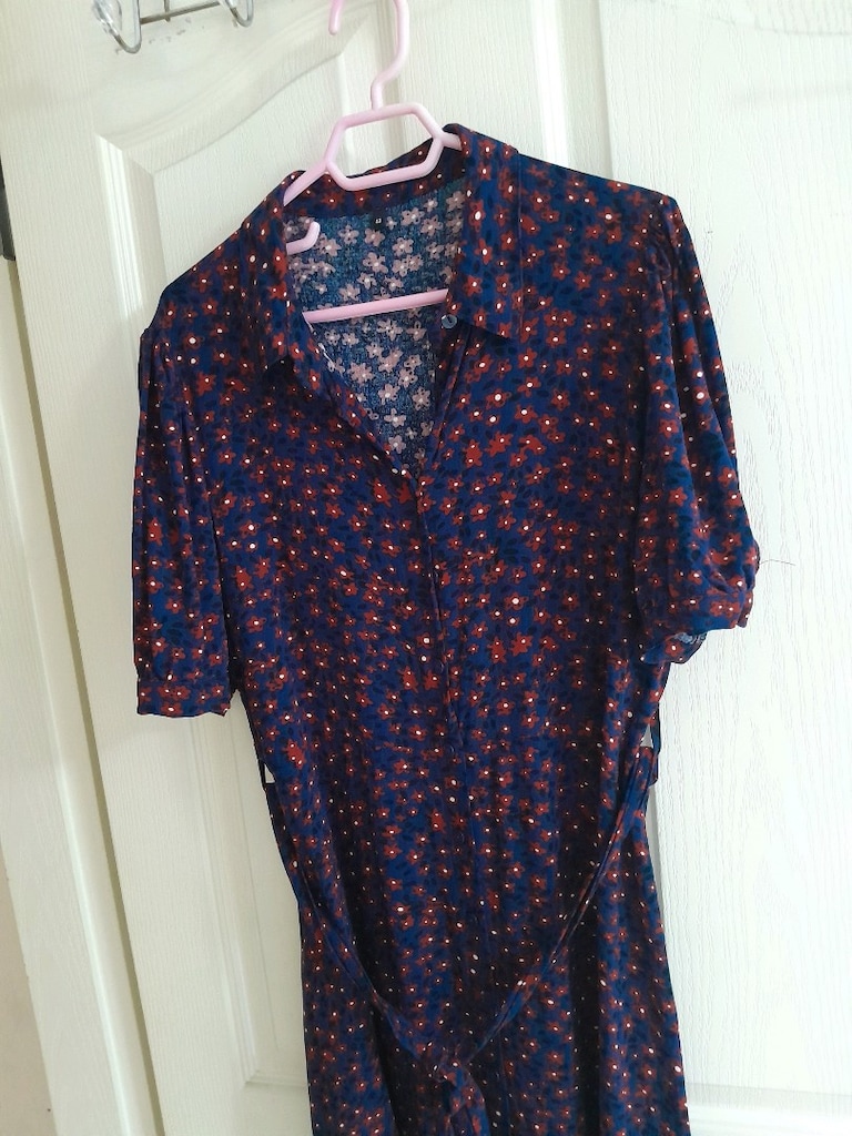 Az kullanilmis, XL-42, lacivert ustune cicekli elbise - 2
