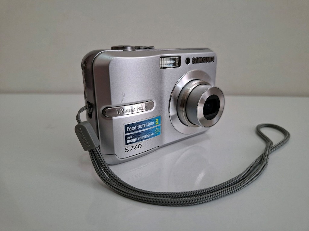 Samsung S760 Dijital Fotoğraf Makinesi 7.2 Megapiksel 3x Zoom Gümüş - 7