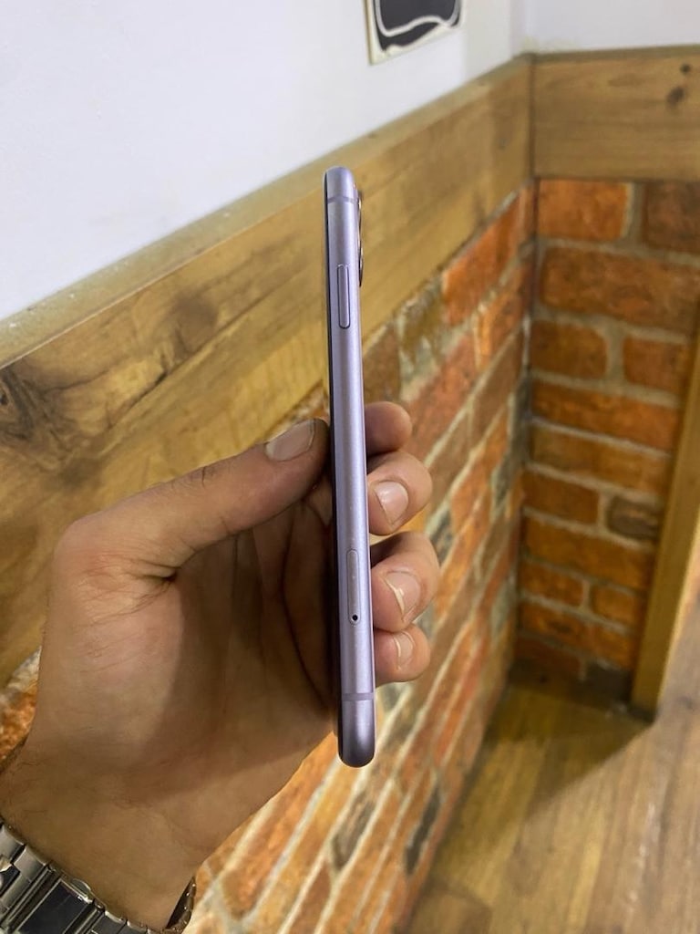 İPHONE 11 YURTICI HATASIZ TERTEMİZ 64 GB CIZIKSIZ HATASIZ - 2