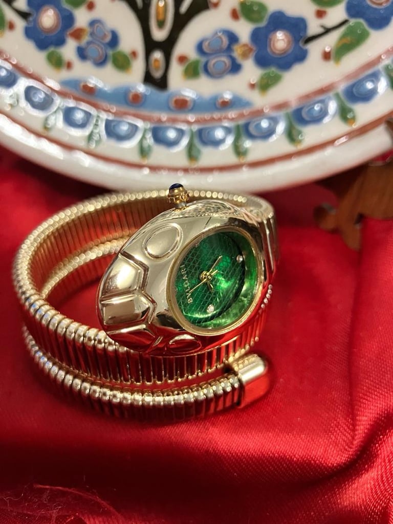 Bvlgari Zarif Yeşil Kadranlı Altın Tonlu yılan kordunlu kadın Saat - 5