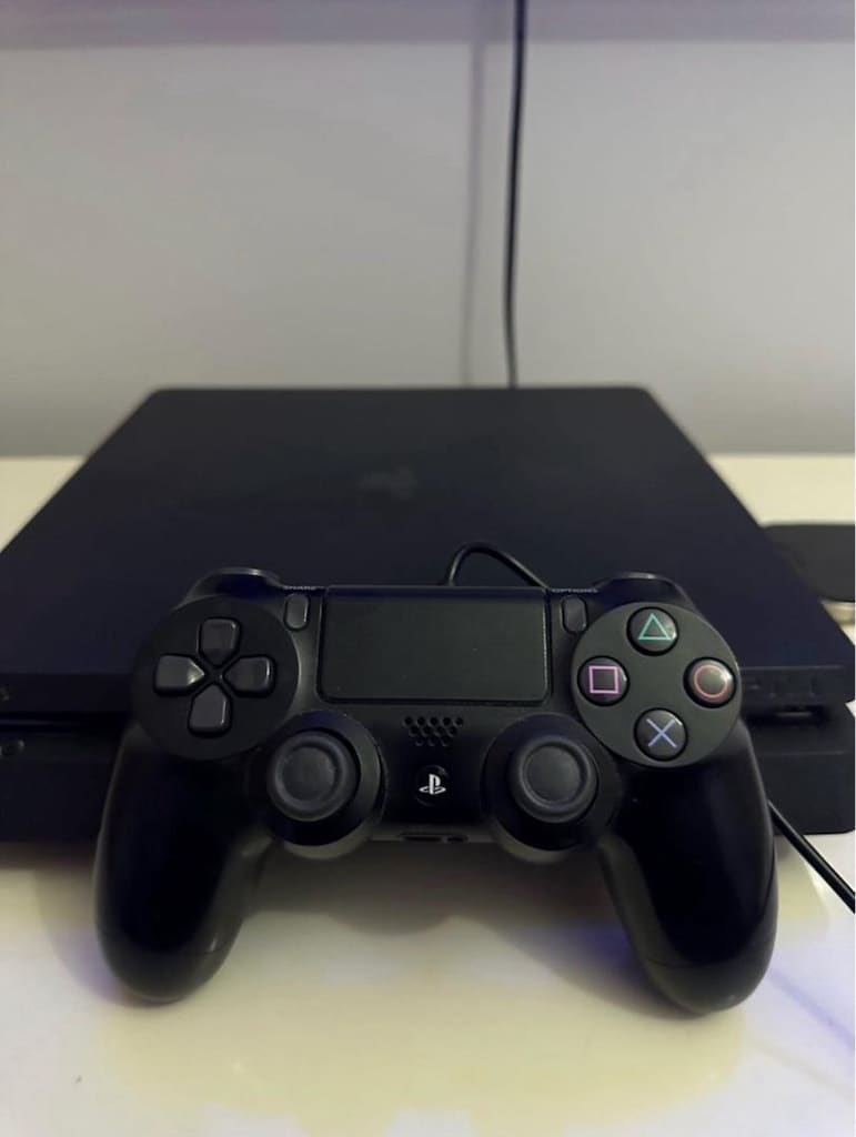 PS4 Slim 1 TB yanında 5 oyun - 2