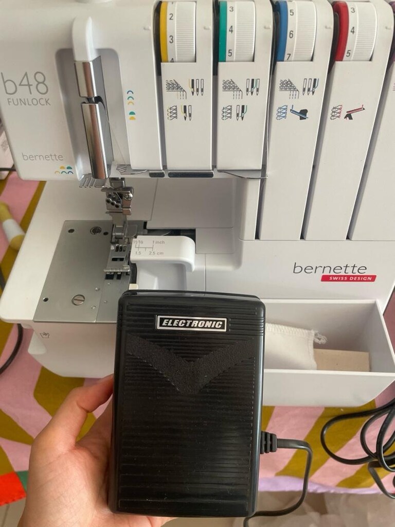 Sıfır Overlok ve Reçme Makinesi / Bernette B48 - 2