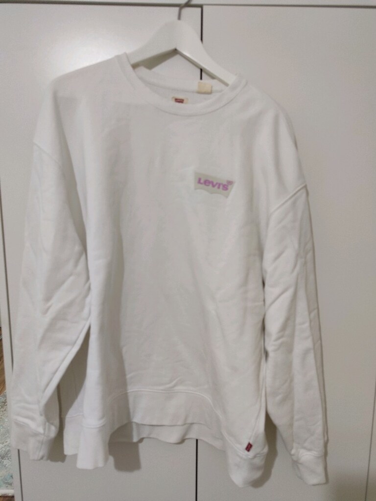 Levi's sweatshirt