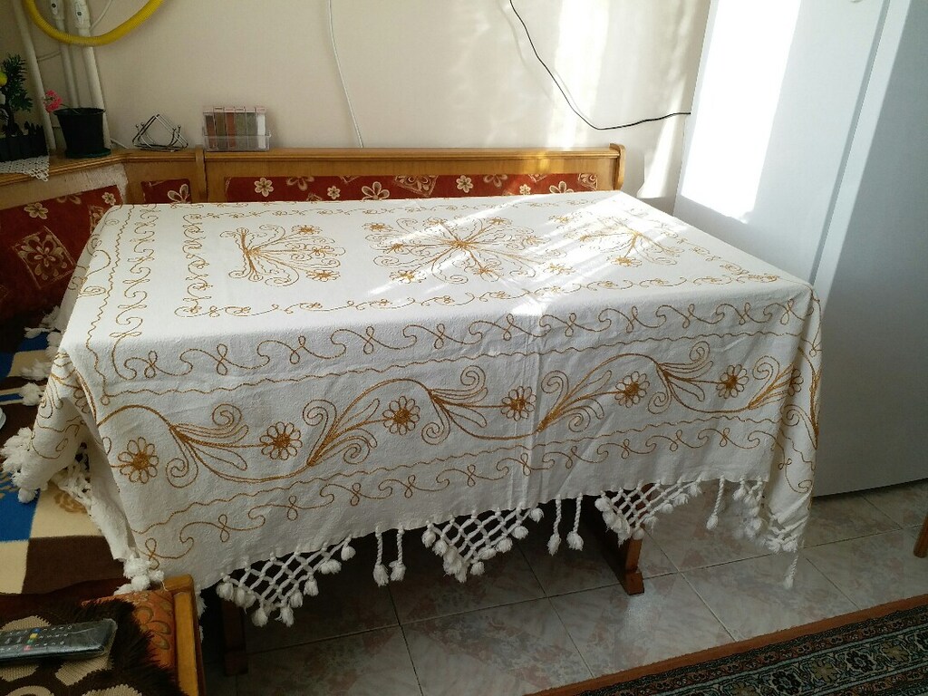 Buldan bezi masa örtüsü - 3