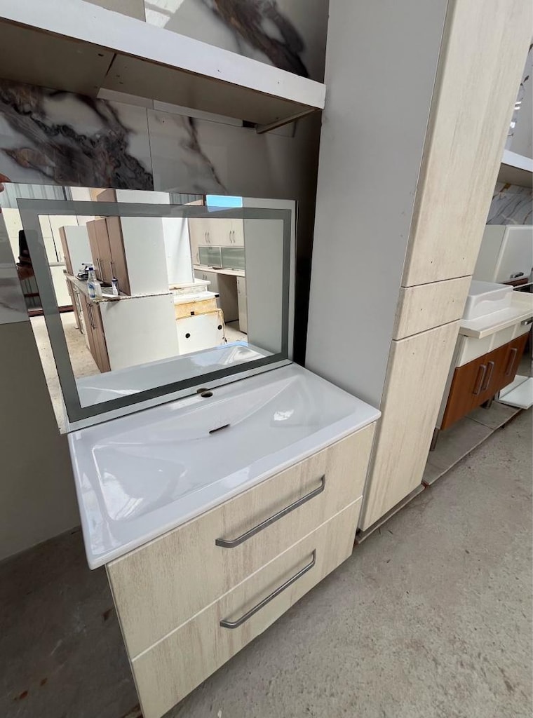 Banyo Dolabı - 2