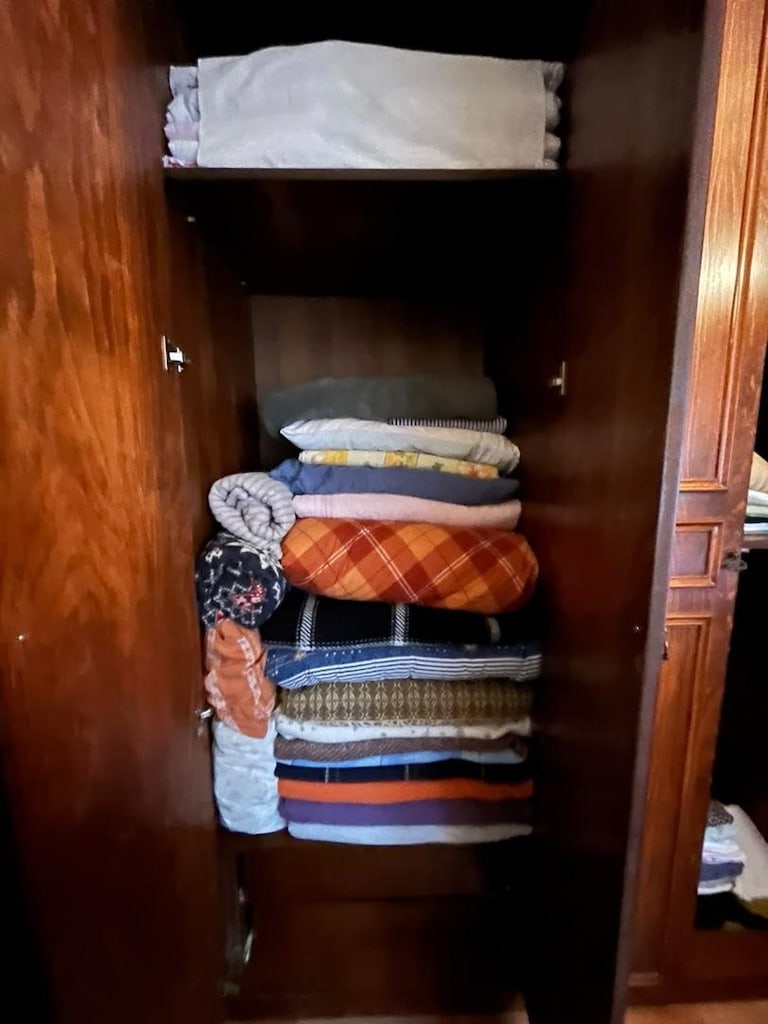 6 kapılı gizli çekmeceli çok kullanışlı ceviz kaplamalı gardrop MDF - 3