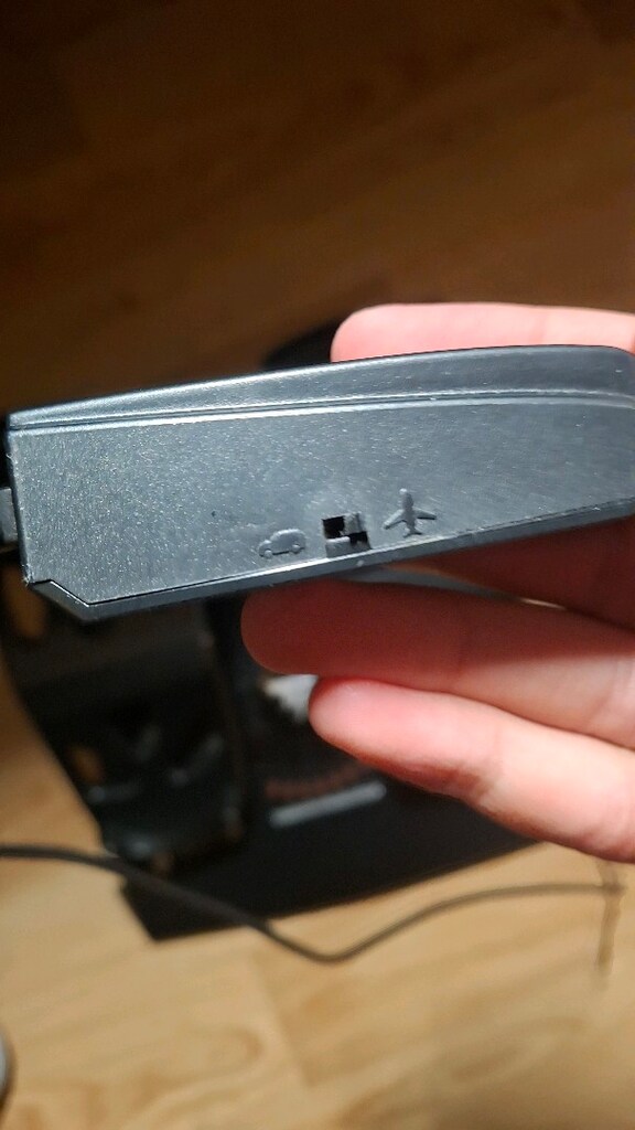 Logitech G Flight Yoke System + Thrustmaster TFRP Rudder Pedal - 10